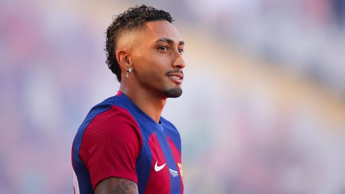 Tottenham nhắm đến Raphinha của Barcelona sau khi từ bỏ Ivan Toney