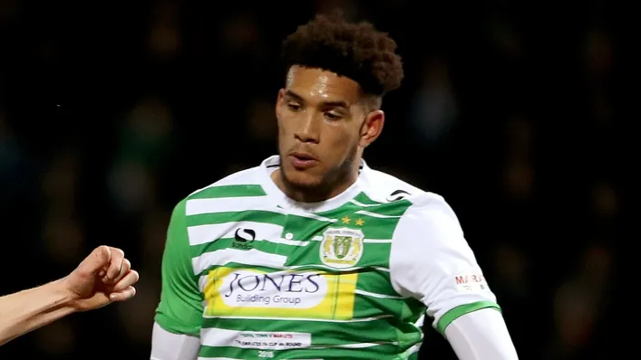Omar Sowunmi Ghi Bàn Gỡ Hòa Đầy Kịch Tính Cho Sutton Tại Colchester