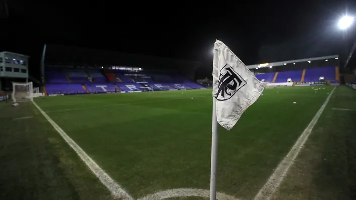 Tranmere Thắng Lớn 3-0, Thoát Khỏi Vùng Xuống Hạng League Two