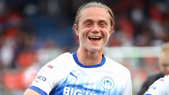 Wigan tiến vào vòng hai FA Cup với chiến thắng 2-0 trước Exeter