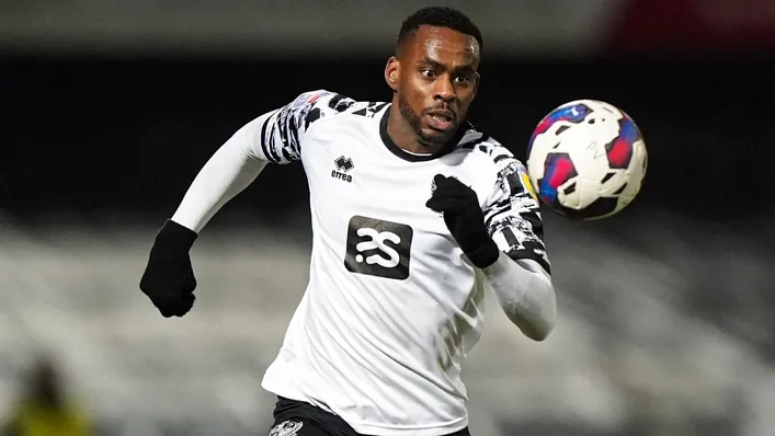 Port Vale tiến vào vòng ba FA Cup với chiến thắng 2-0 trước Burton