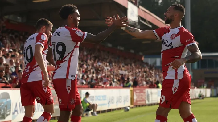 Jamie Reid tỏa sáng, mang về chiến thắng nghẹt thở cho Stevenage trước Tranmere