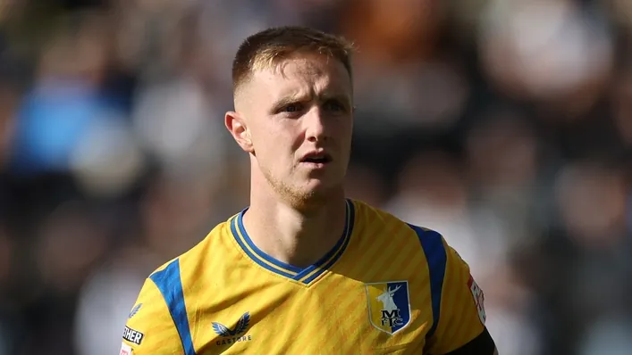 Mansfield Vươn Lên Tốp Thăng Hạng Với Chiến Thắng 2-1 Trước Salford