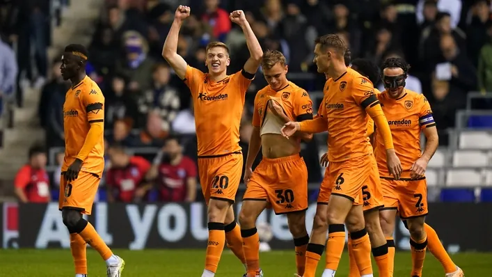 Liam Delap tỏa sáng với bàn thắng quyết định, Huddersfield thua đau tại Hull