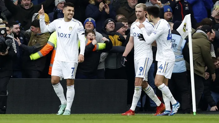 Joel Piroe Tỏa Sáng Với Bàn Thắng Quyết Định, Leeds Đánh Bại Preston 2-1