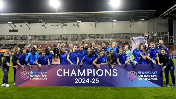 Lucy Bronze ghi bàn quyết định, Chelsea lên ngôi vô địch Giải Ngoại hạng Nữ lần thứ sáu liên tiếp