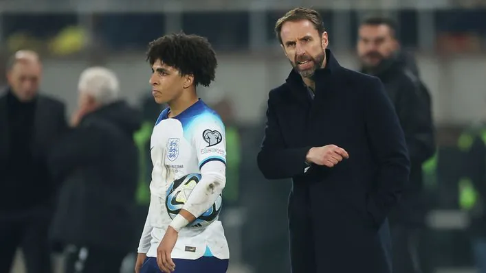 Rico Lewis nhận được lời khen từ Gareth Southgate sau màn ra mắt ấn tượng tại đội tuyển Anh