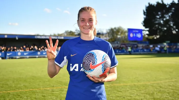Sjoeke Nusken tỏa sáng với hat-trick ấn tượng trong chiến thắng của Chelsea