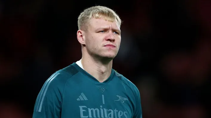 Aaron Ramsdale bị chỉ trích vì thiếu thông tin từ Mikel Arteta