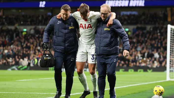 Tottenham đối mặt cú sốc chấn thương: Maddison và Van de Ven nghỉ đến năm mới
