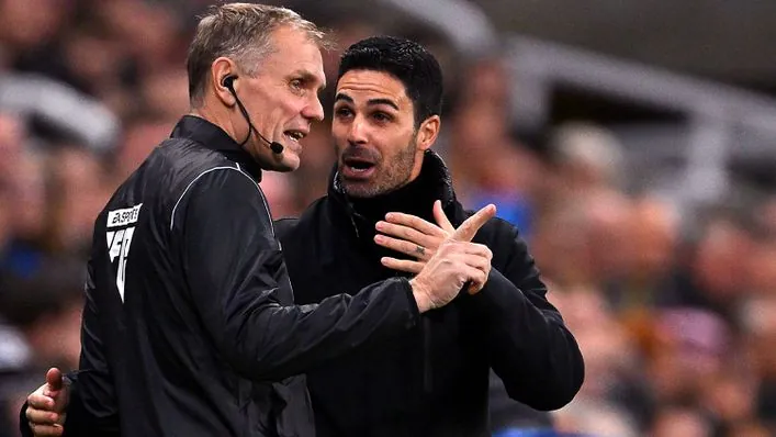 Arsenal kêu gọi cải thiện tiêu chuẩn trọng tài sau quyết định gây tranh cãi