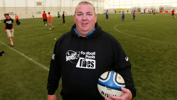 Neville Southall kêu gọi Everton chấp nhận trừ 10 điểm