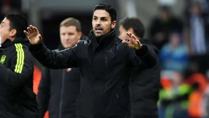 Arteta phản ứng mạnh mẽ trước quyết định VAR sau thất bại của Arsenal